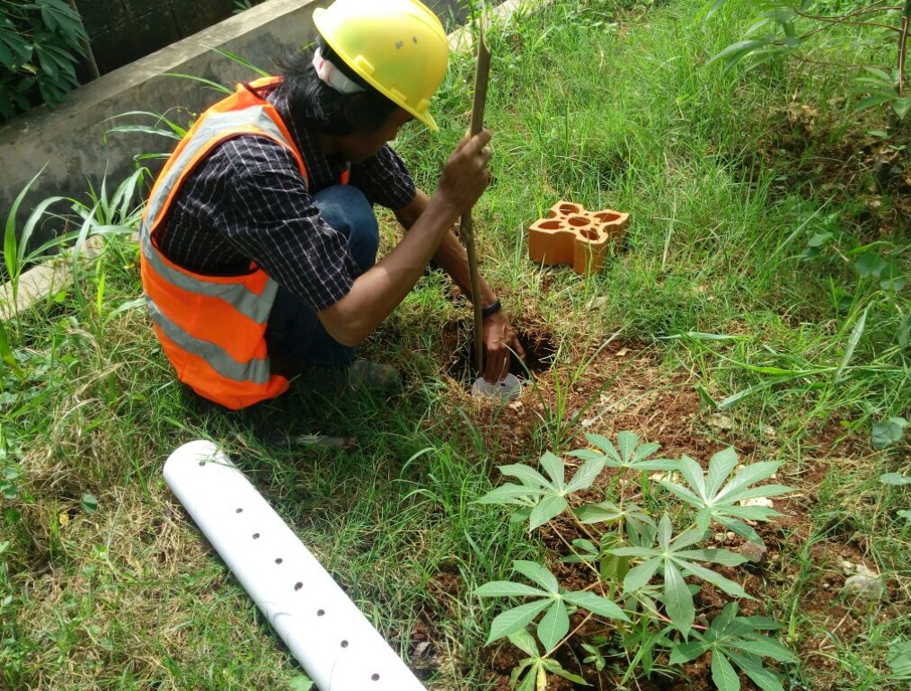 Takakura Vs Biopori Mana Yang Lebih Cocok Untuk Rumah Tanpa Halaman?